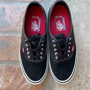 Vans suede toe mens 10 laced black Cush pro model